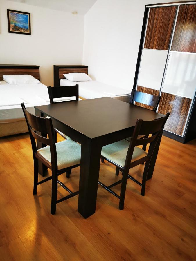 Jelezchevi Guest Rooms Primorsko Exterior photo