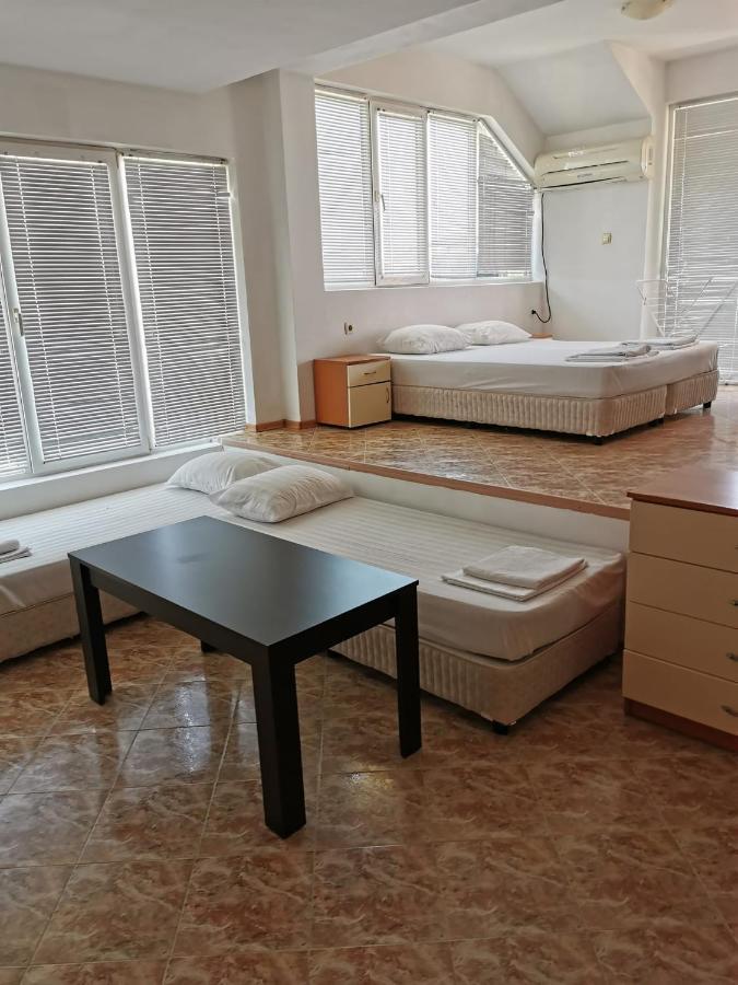 Jelezchevi Guest Rooms Primorsko Exterior photo