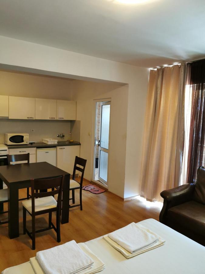 Jelezchevi Guest Rooms Primorsko Exterior photo