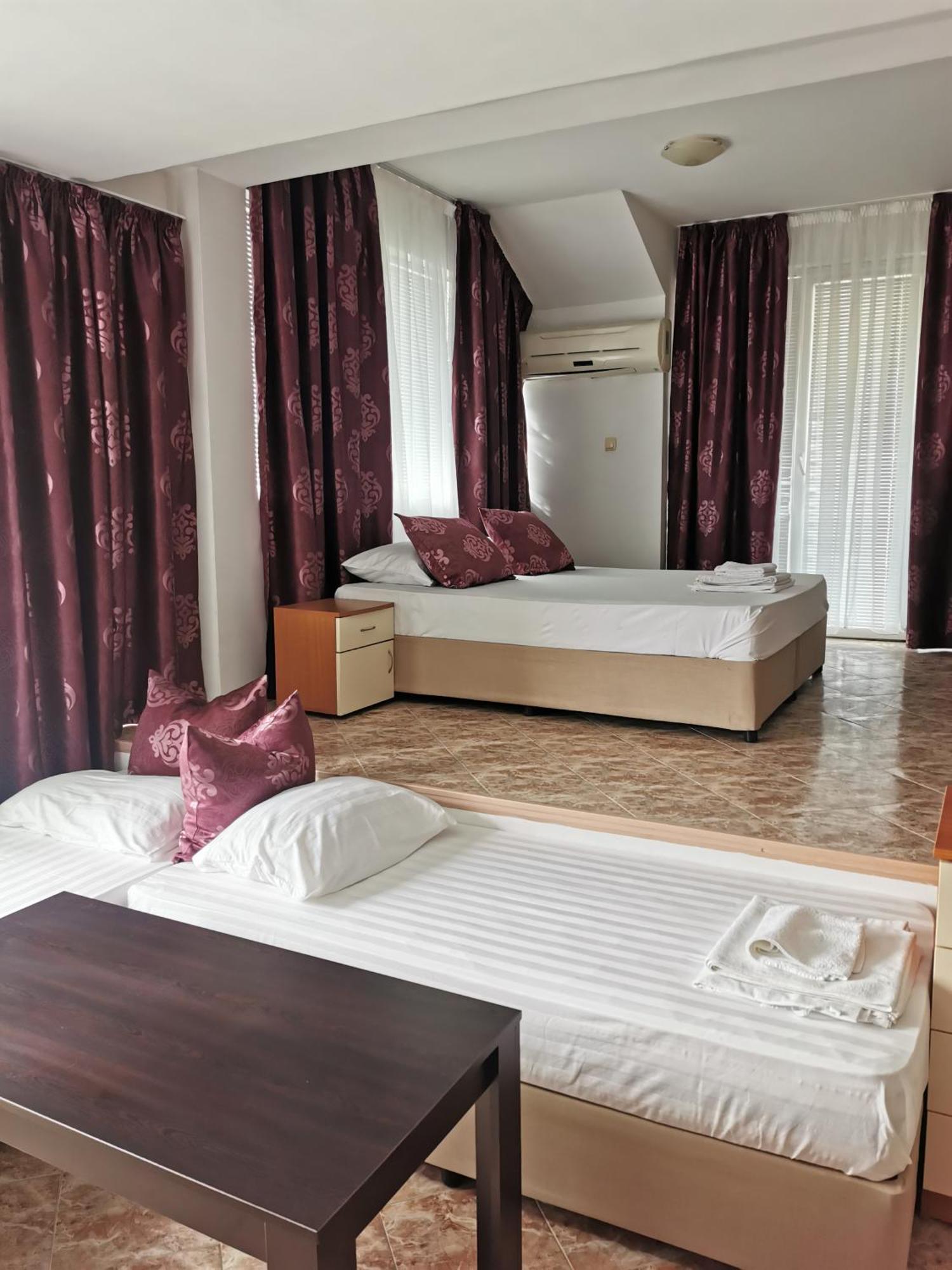 Jelezchevi Guest Rooms Primorsko Exterior photo