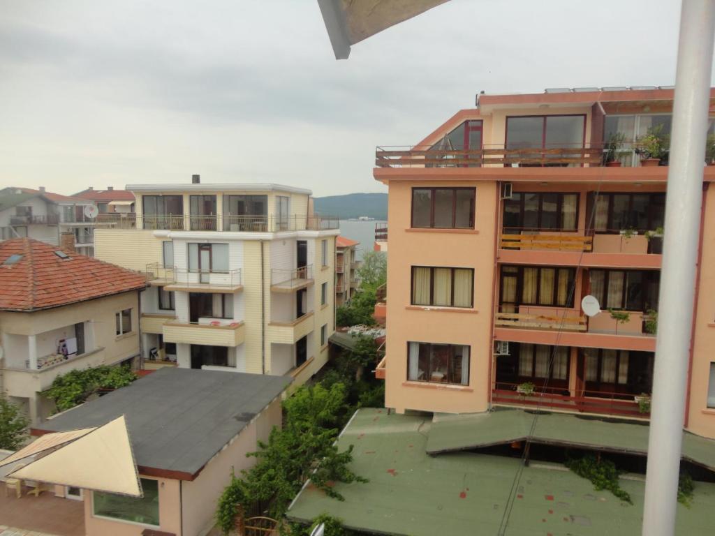 Jelezchevi Guest Rooms Primorsko Exterior photo